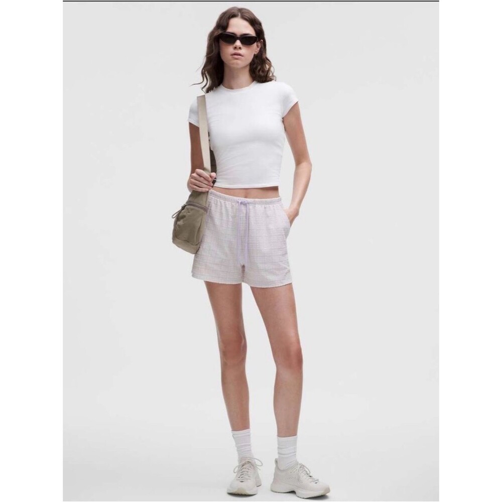 Lululemon Seersucker Check Mid-Rise Pull-On Short 3"